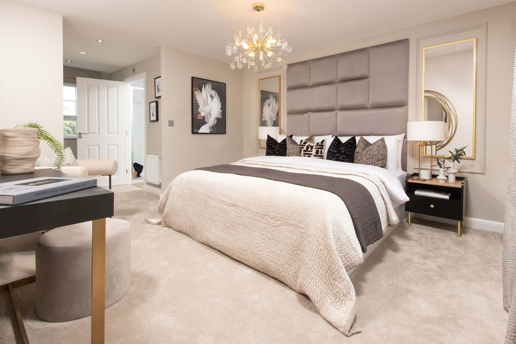 Property photo 3 of 9 Large Main Bedroom With Dressing Area And En Suite