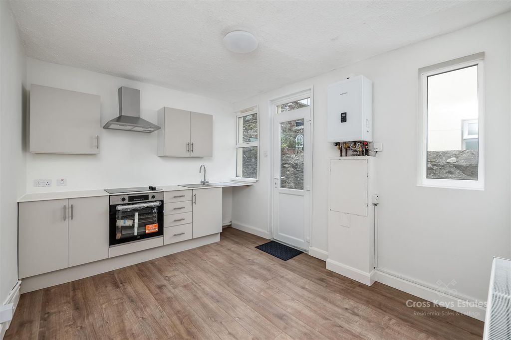 Property photo 2 of 16 Kitchen