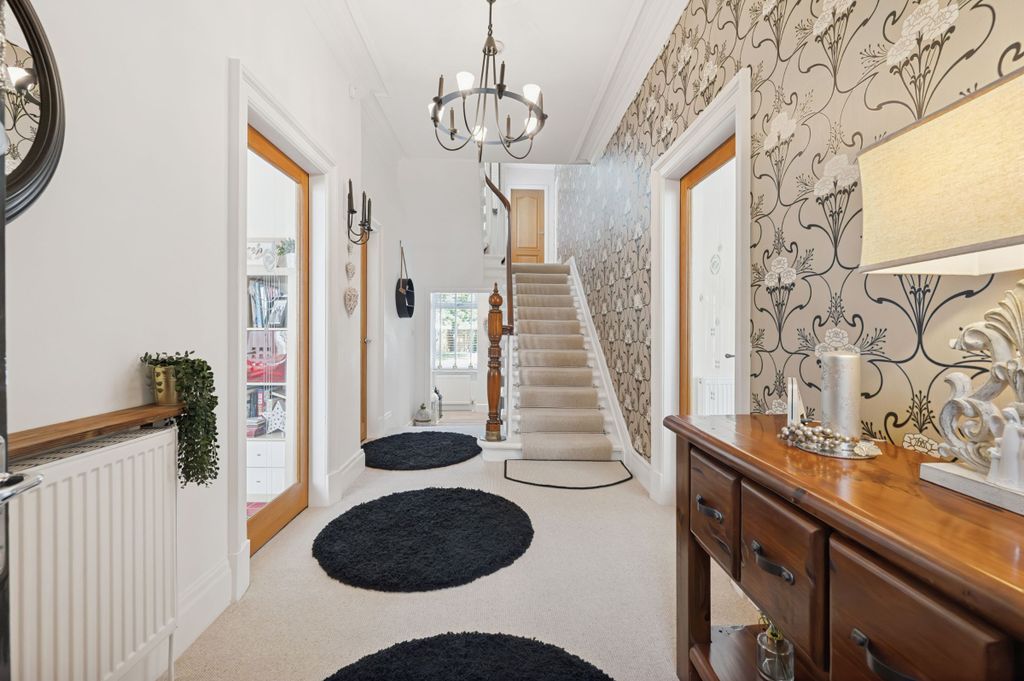 Property photo 2 of 49