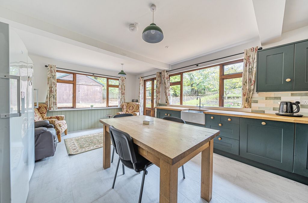 Property photo 3 of 24