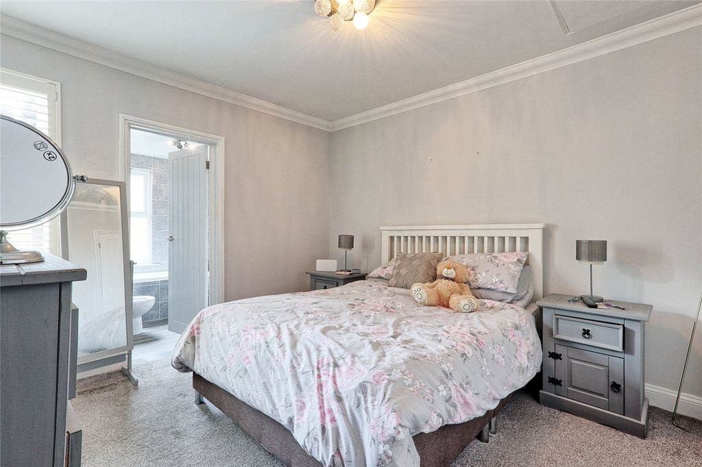 Property photo 2 of 13 Picture No. 02