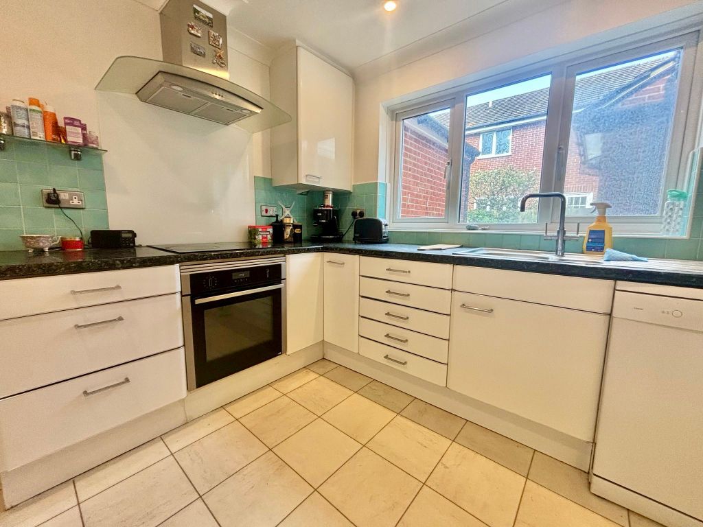 Property photo 2 of 18 Image