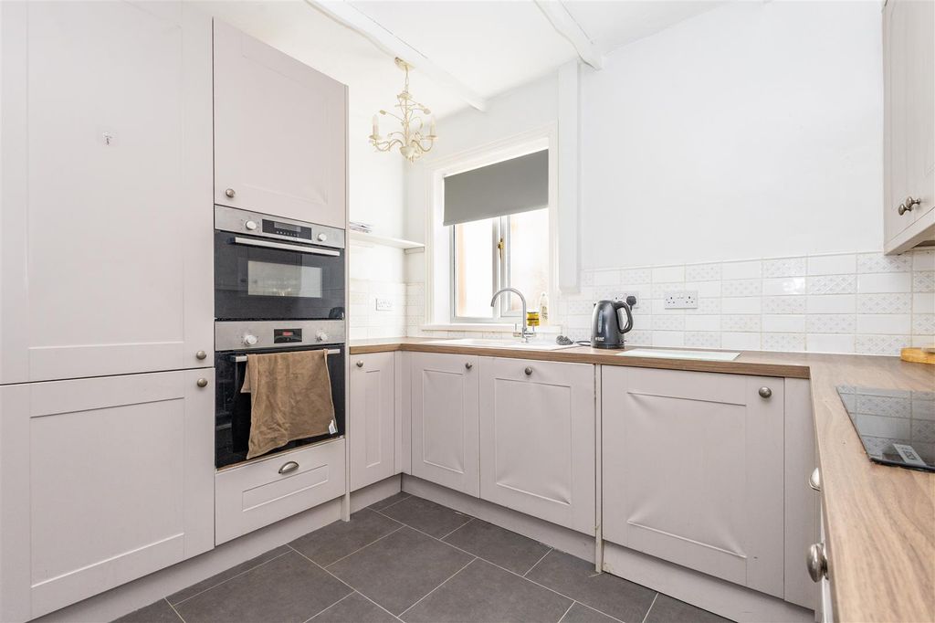 Property photo 3 of 22 Kitchen/Diner