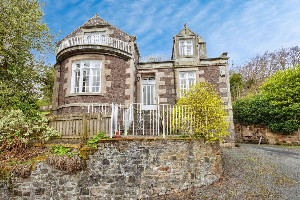 Property photo 1 of 20 Front