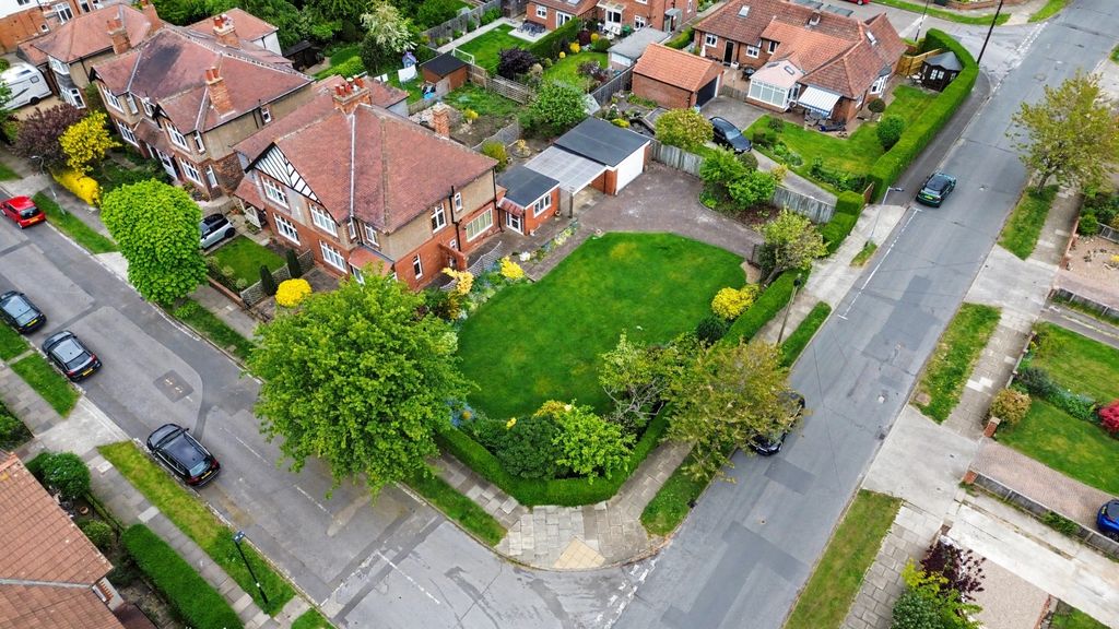Property photo 2 of 30 Chestnutavdrone-4