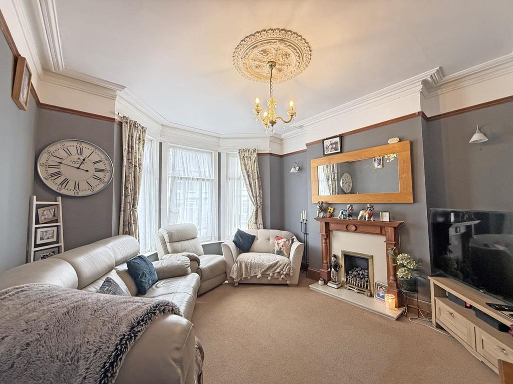 Property photo 2 of 16 Moorland Avenue 24 - Living Room.Jpg