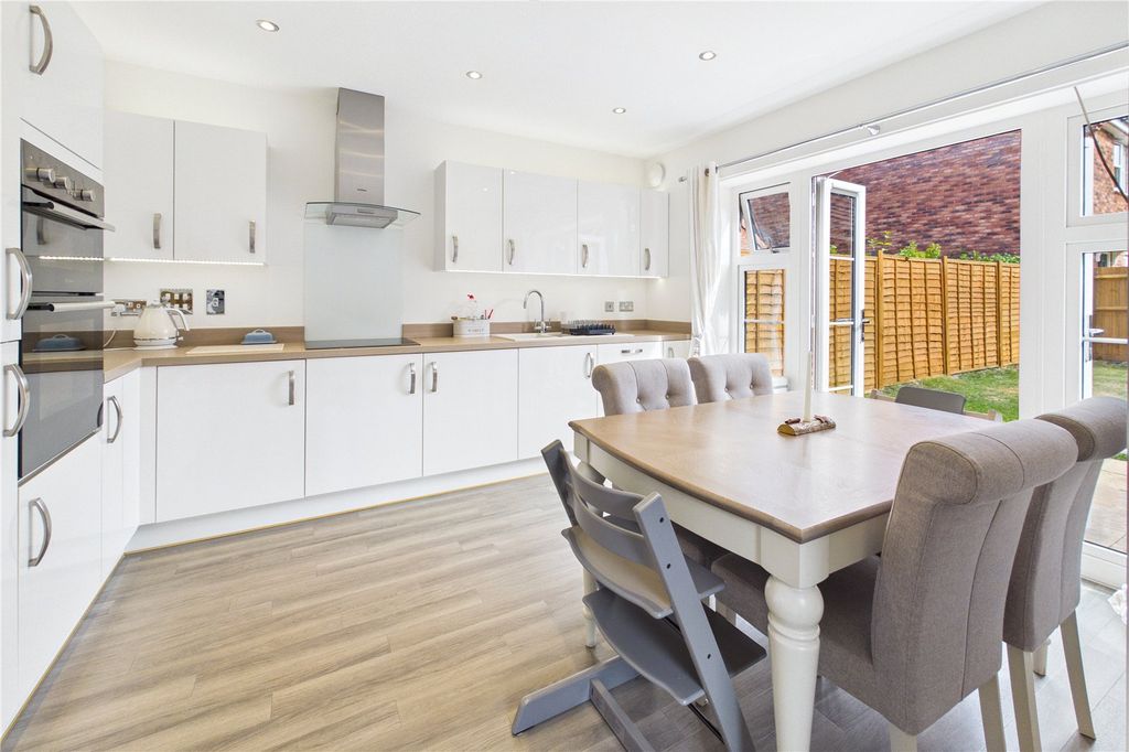 Property photo 3 of 20 Kitchen/Breakfast Ro