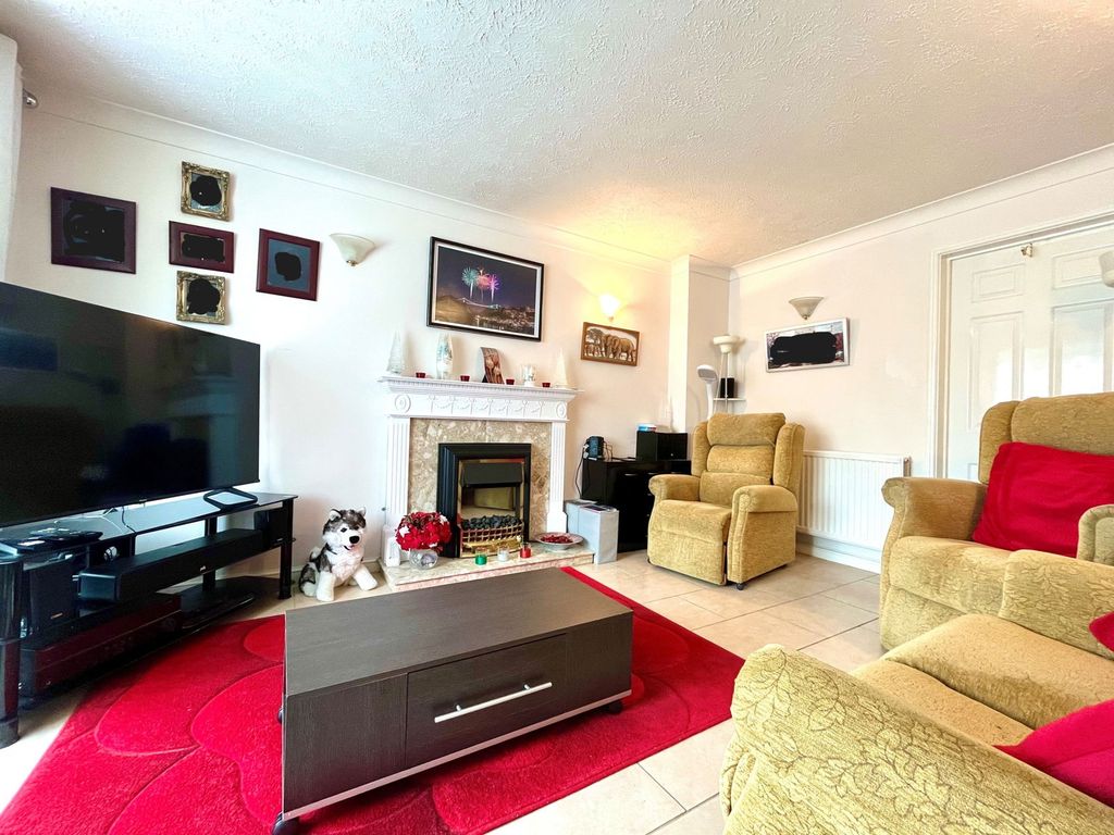 Property photo 3 of 19