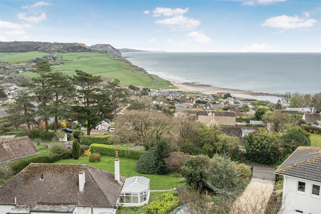 Property photo 2 of 17 1436300-2-69cd0Ab88c119-Arw.Jpg