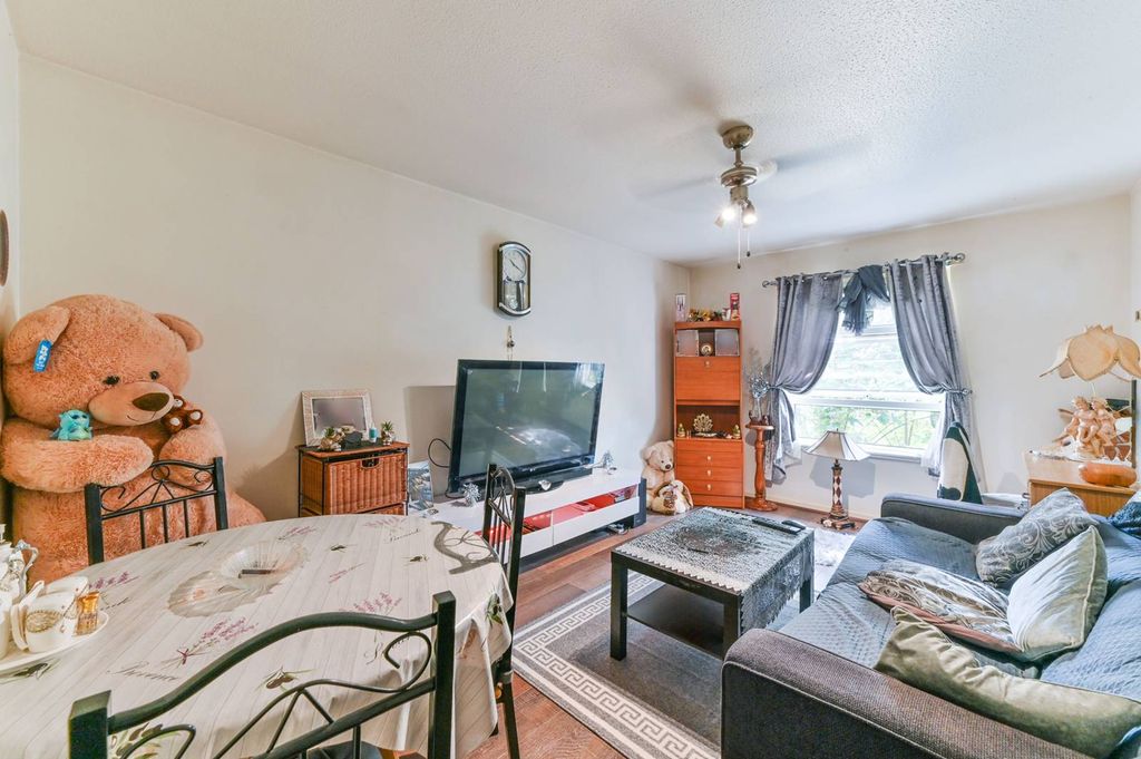 Property photo 2 of 6