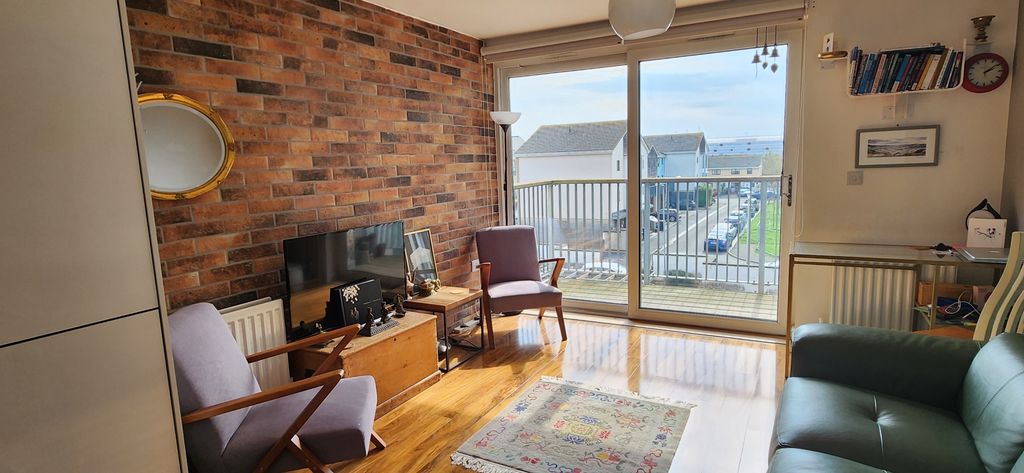 Property photo 3 of 8