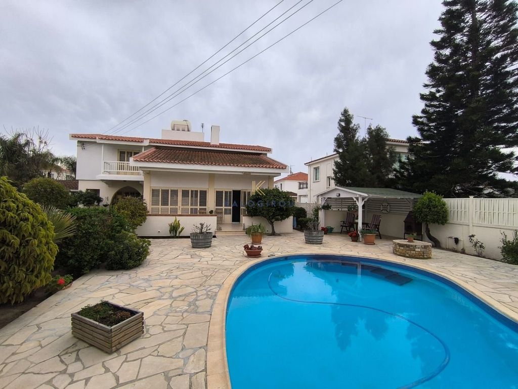 Property photo 1 of 38