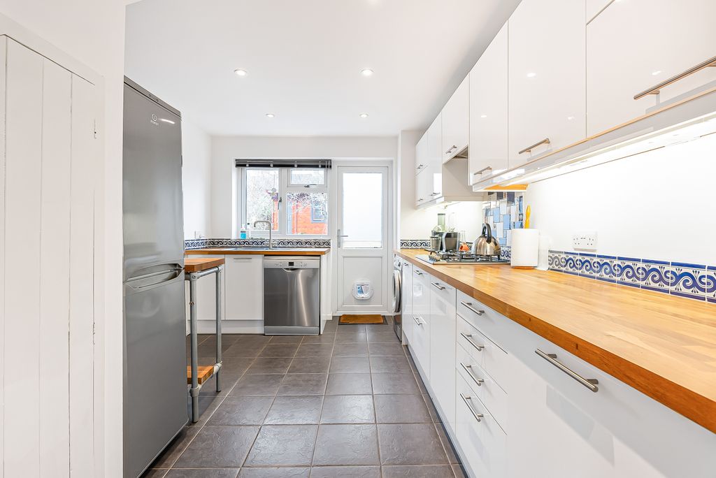 Property photo 3 of 11 5695991