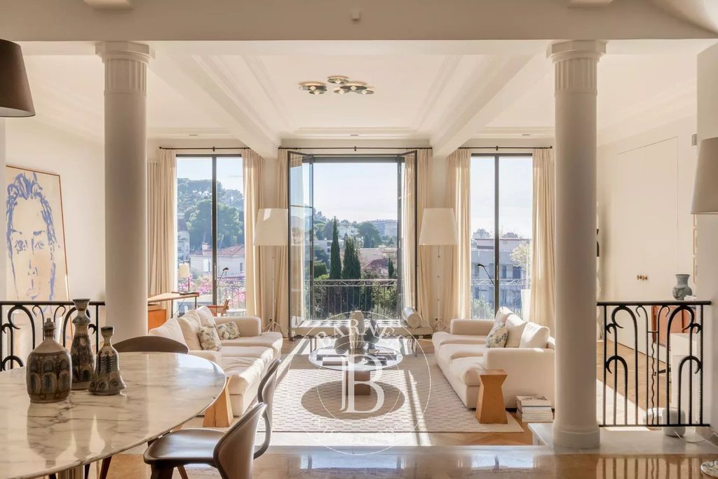 Property photo 3 of 34