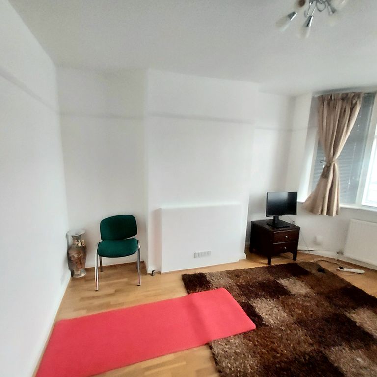 Property photo 2 of 6