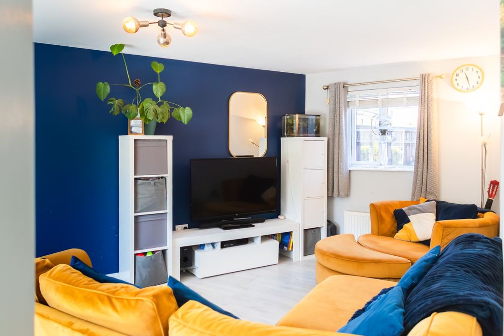 Property photo 2 of 13 5001103