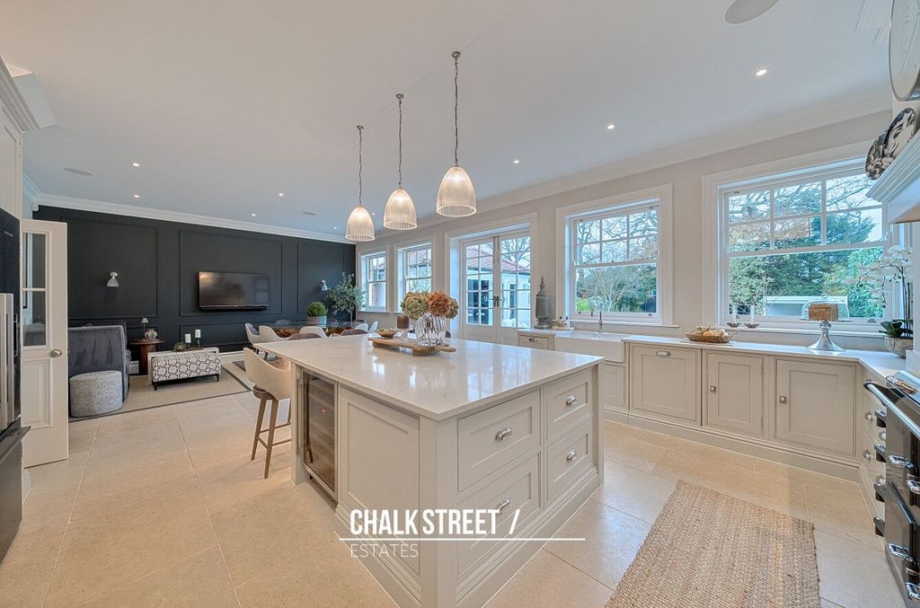 Property photo 3 of 47