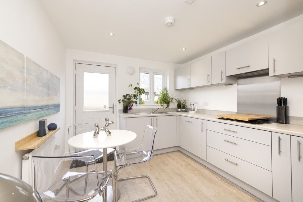 Property photo 2 of 31