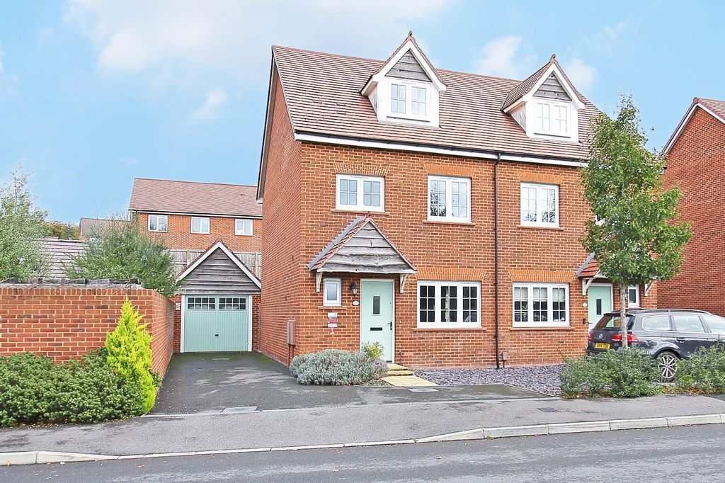 Property photo 1 of 15 External Front