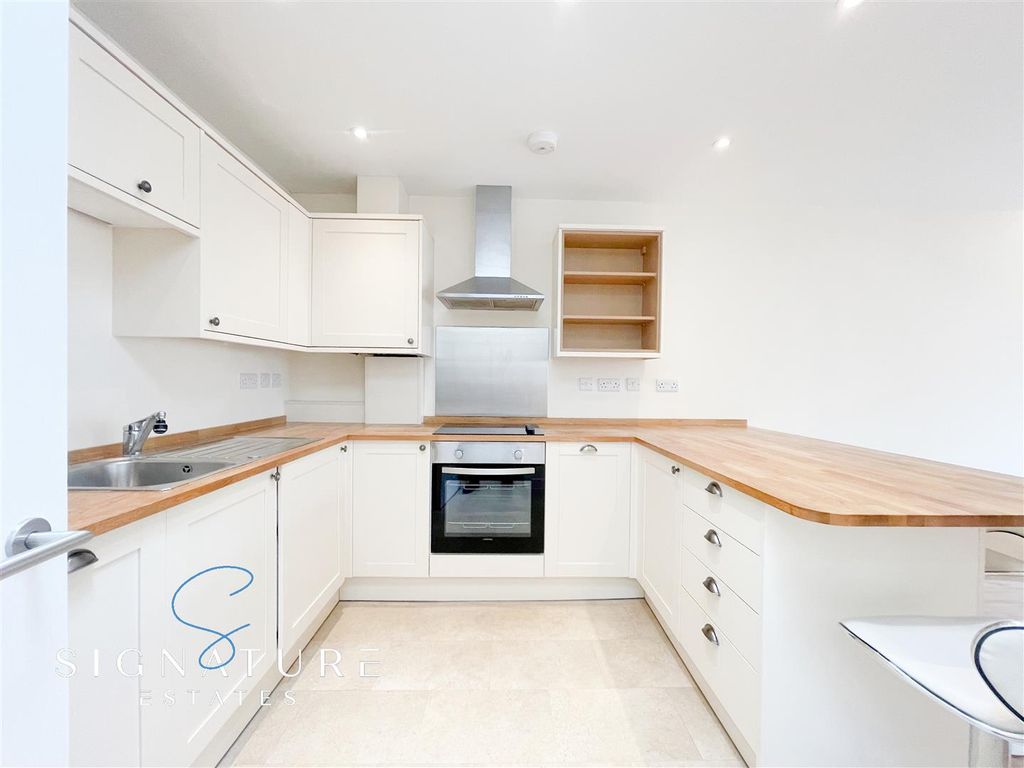 Property photo 2 of 9 Kitchen/Living Room