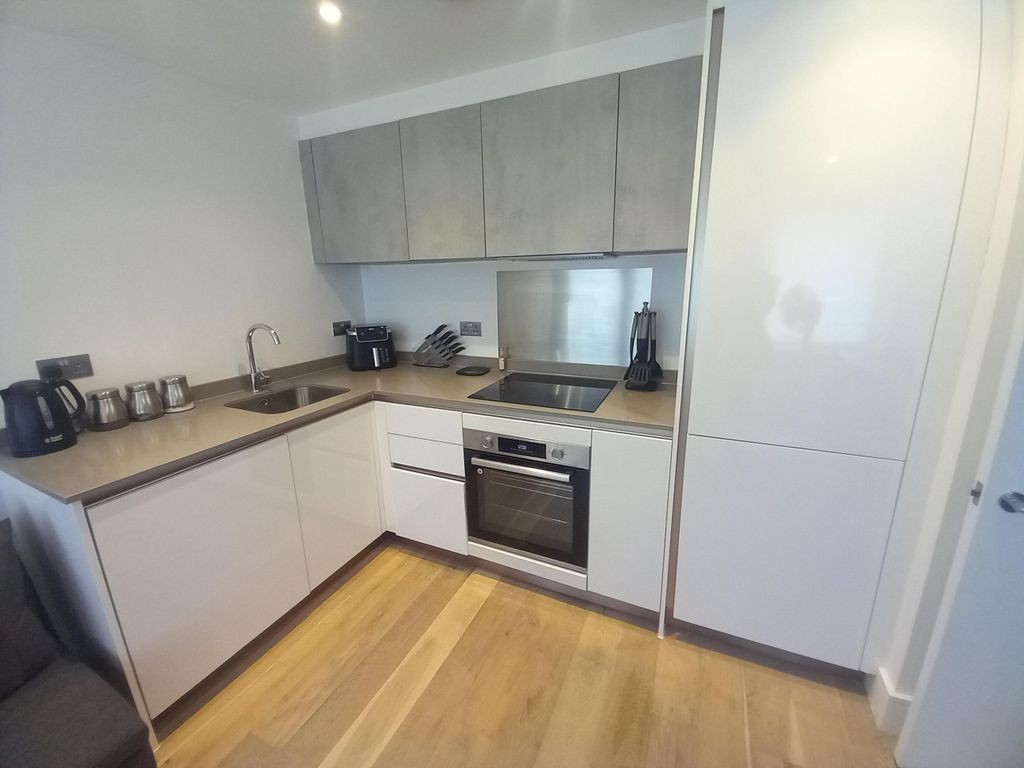 Property photo 2 of 6 Kitchen