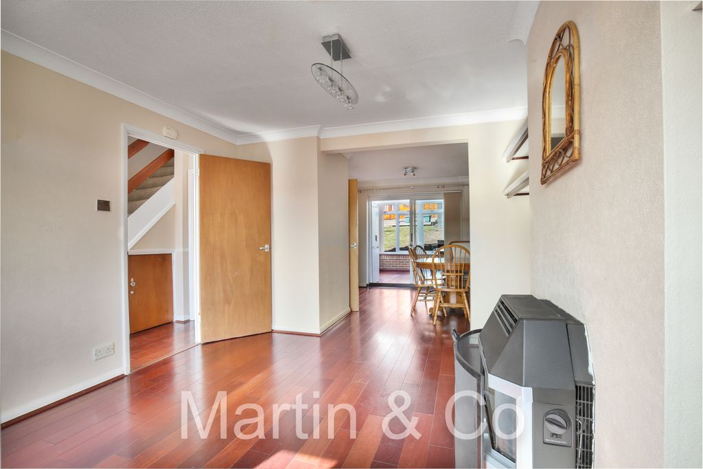 Property photo 2 of 27
