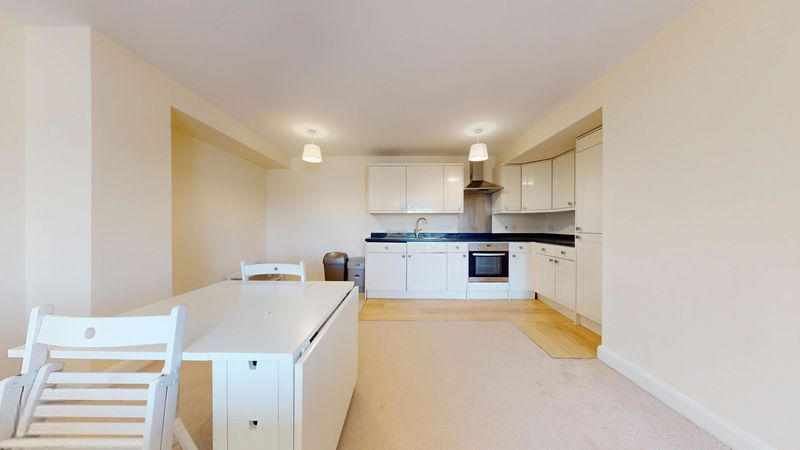 Property photo 3 of 9 Photo 8