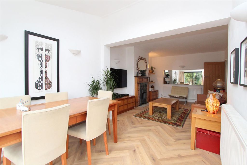 Property photo 2 of 24 Din B.Jpg