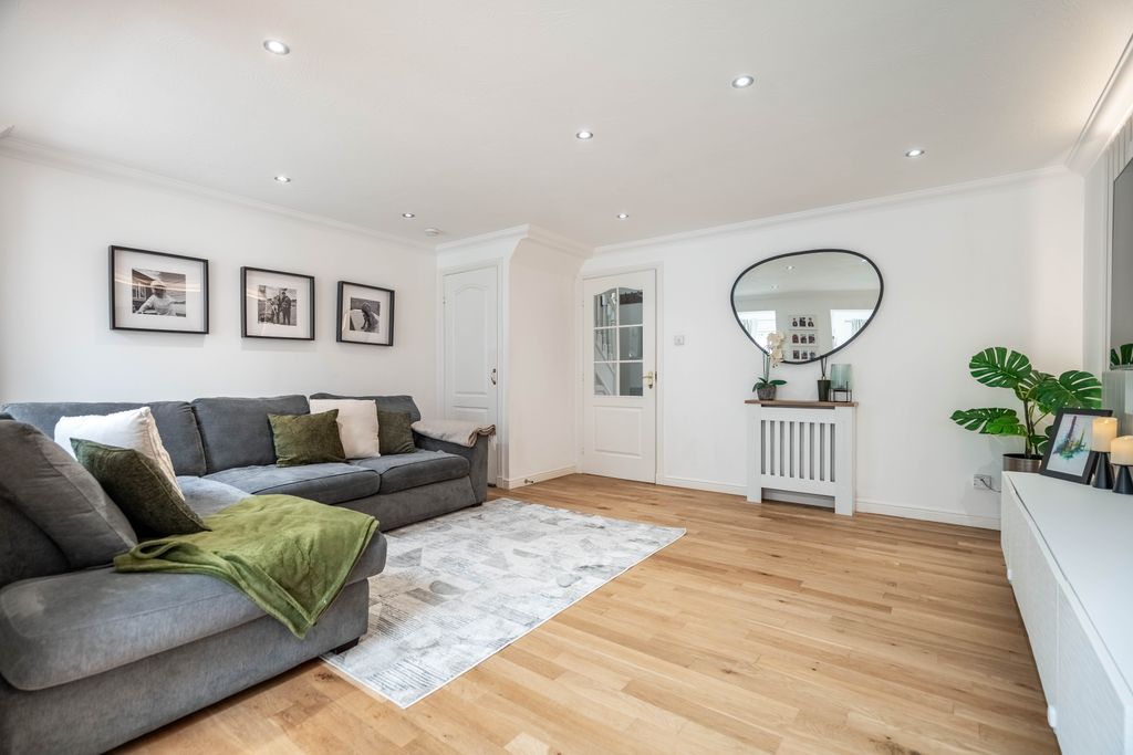 Property photo 3 of 52