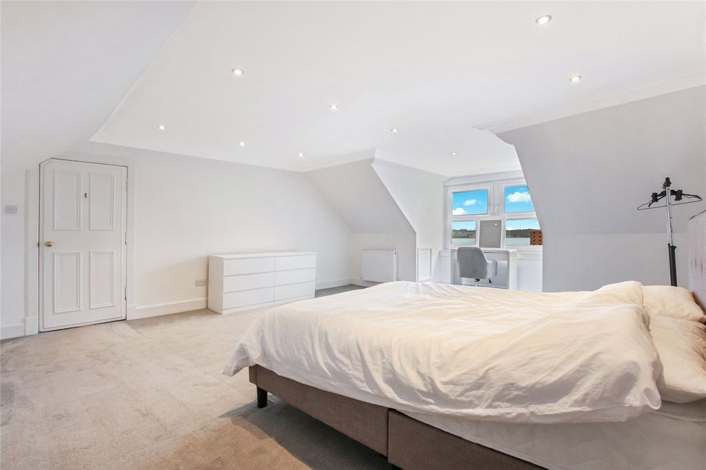 Additional image 12 of 2 bed flat for saleRoseangle, Dundee, Angus DD1