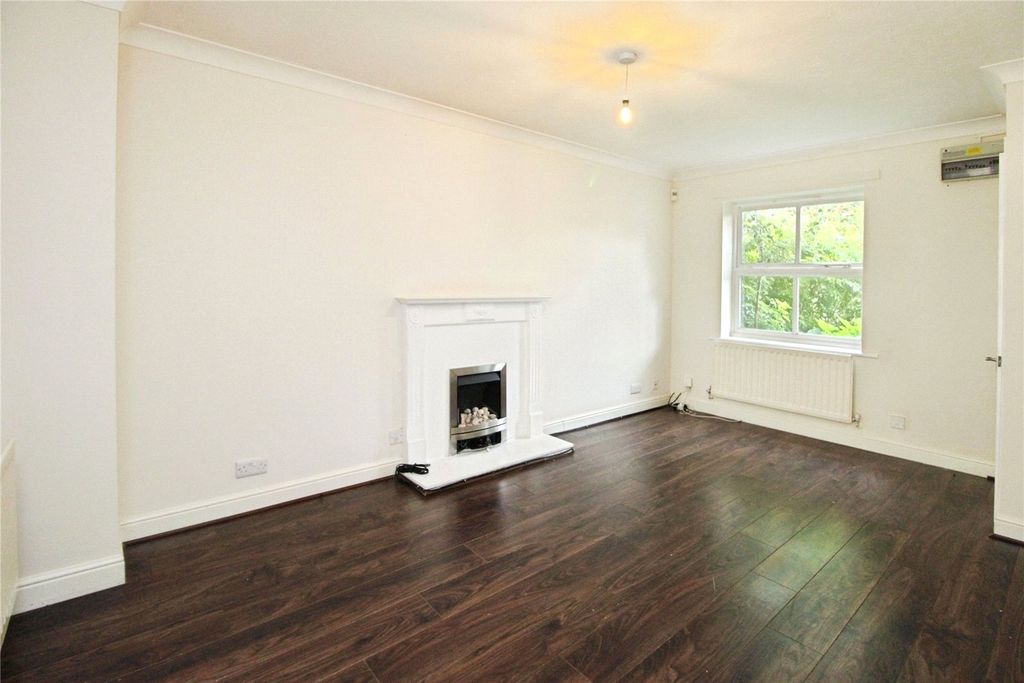 Property photo 2 of 9 Picture No. 15