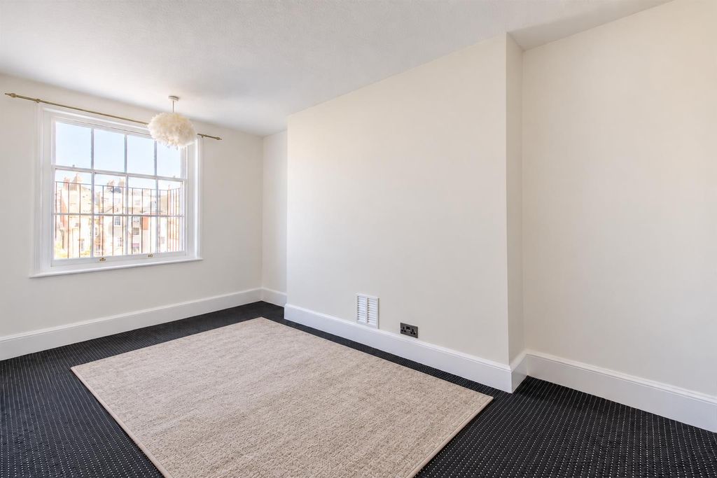 Property photo 3 of 9 B (2).Png
