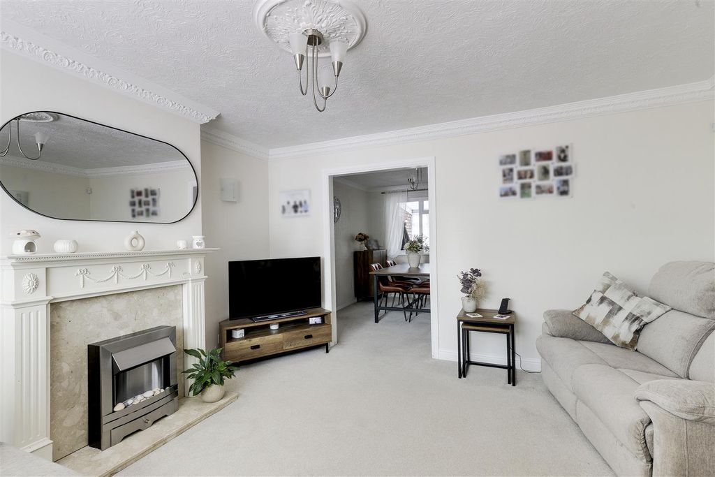 Property photo 3 of 25 445.Jpg