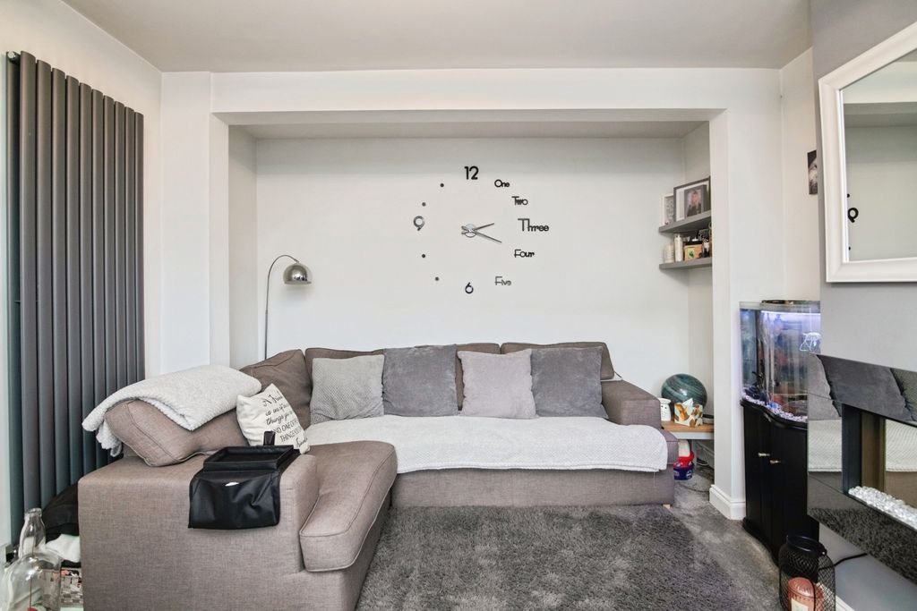 Property photo 2 of 22 Pbox-Img.Jpg