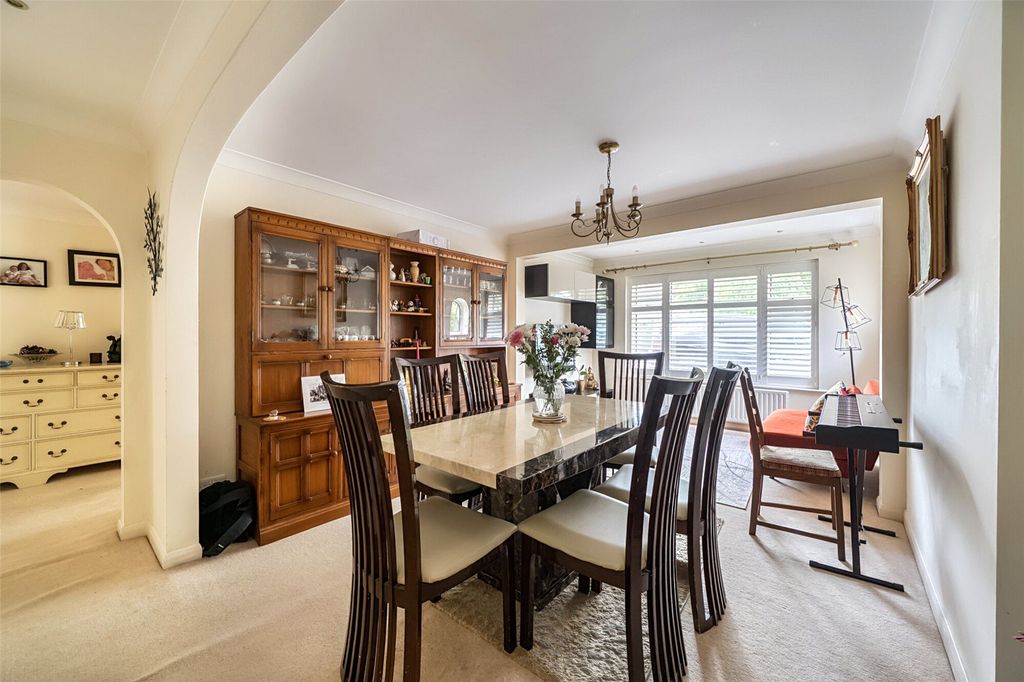 Property photo 3 of 18 Dining