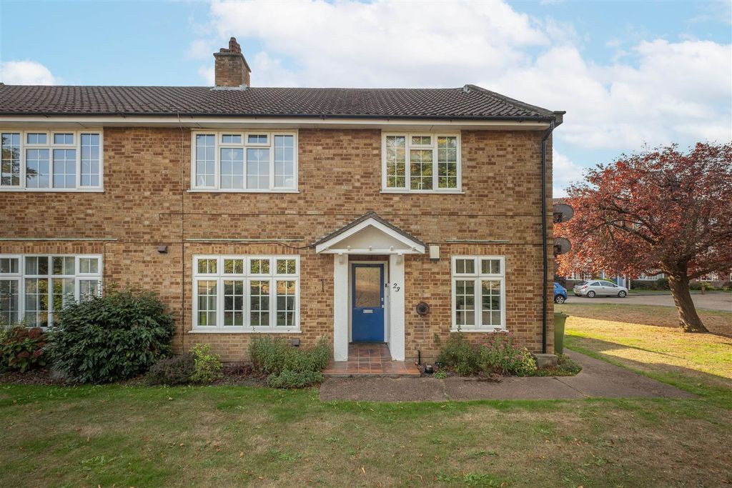 Property photo 1 of 10 23-Giggs-Hill-Gardens-0018 Copy.Jpg