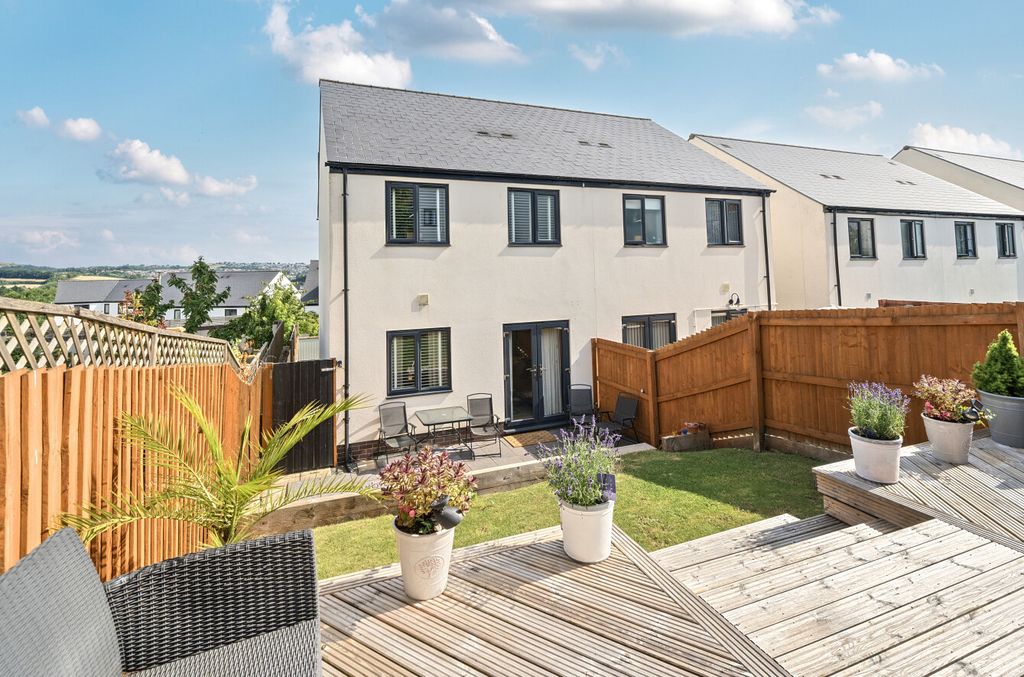 Property photo 1 of 21 1 - 1317693-20-6867A6...