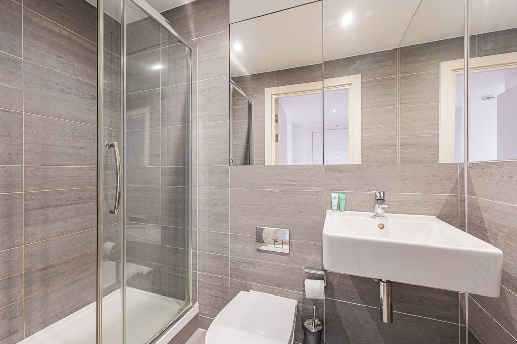 Property photo 1 of 25