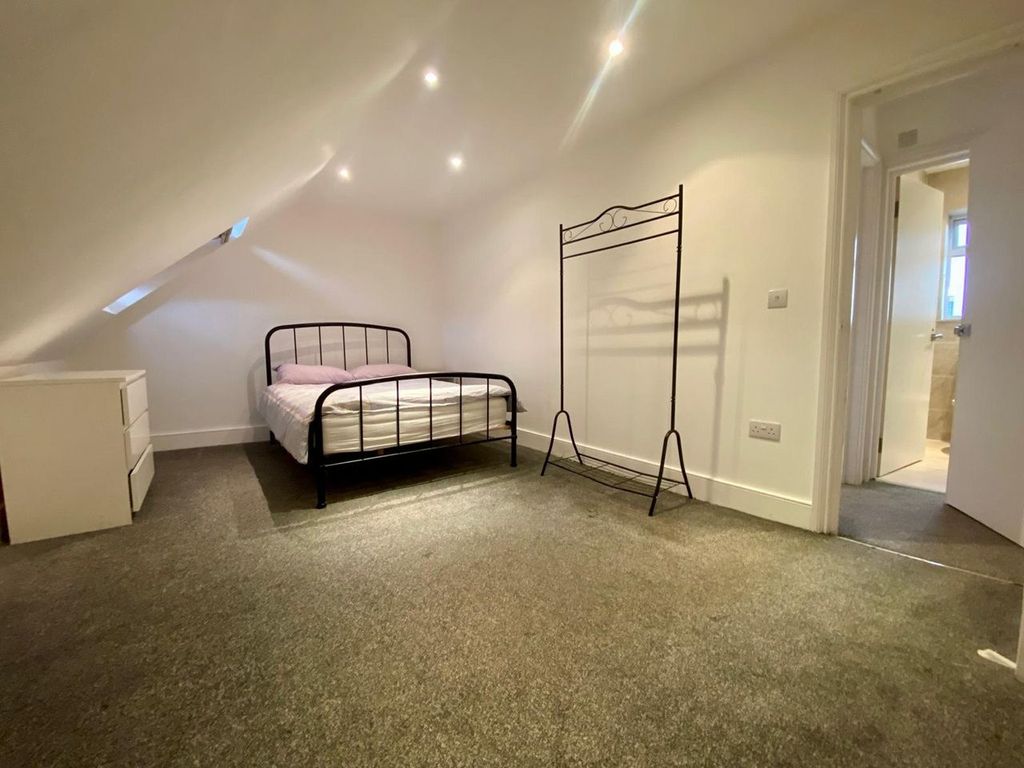 Property photo 1 of 3