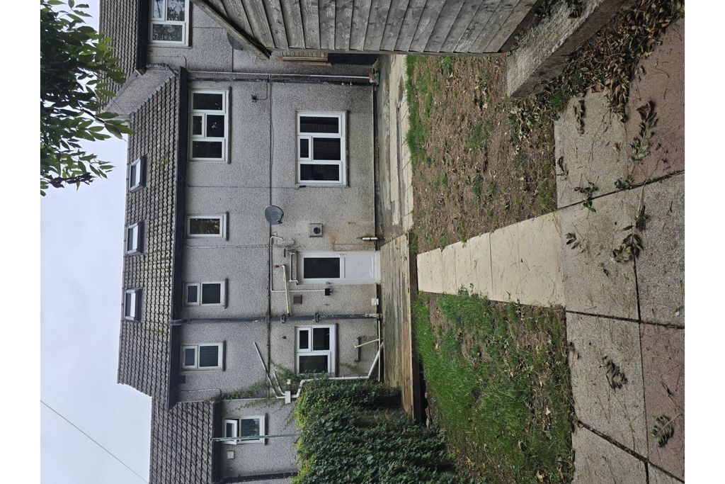 Property photo 2 of 23
