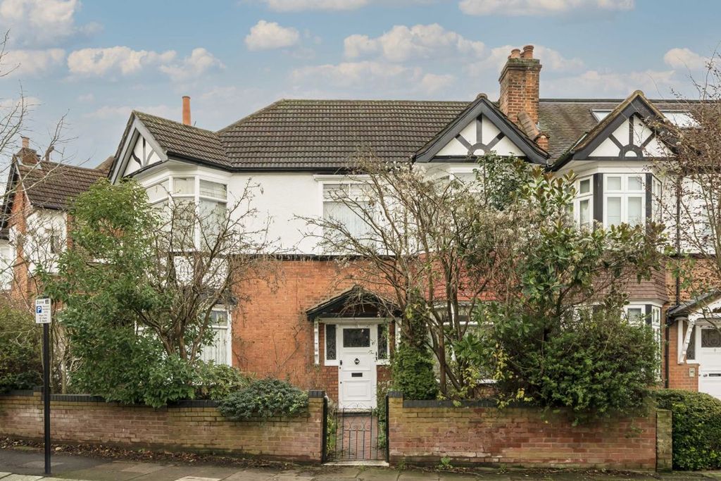 Property photo 1 of 8