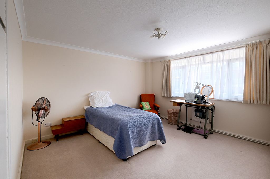 Additional image 7 of 2 bed flat for saleNyewood Lane, Aldwick, Bognor Regis, West Sussex PO21