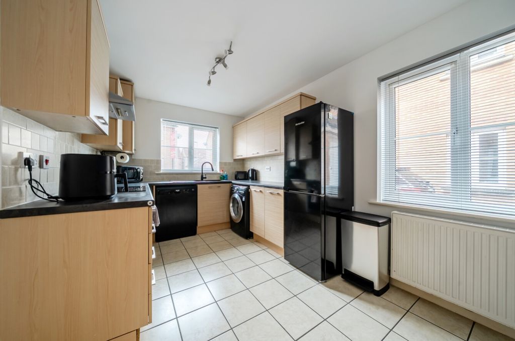 Property photo 3 of 12 1332756-4-688Cb558E1472