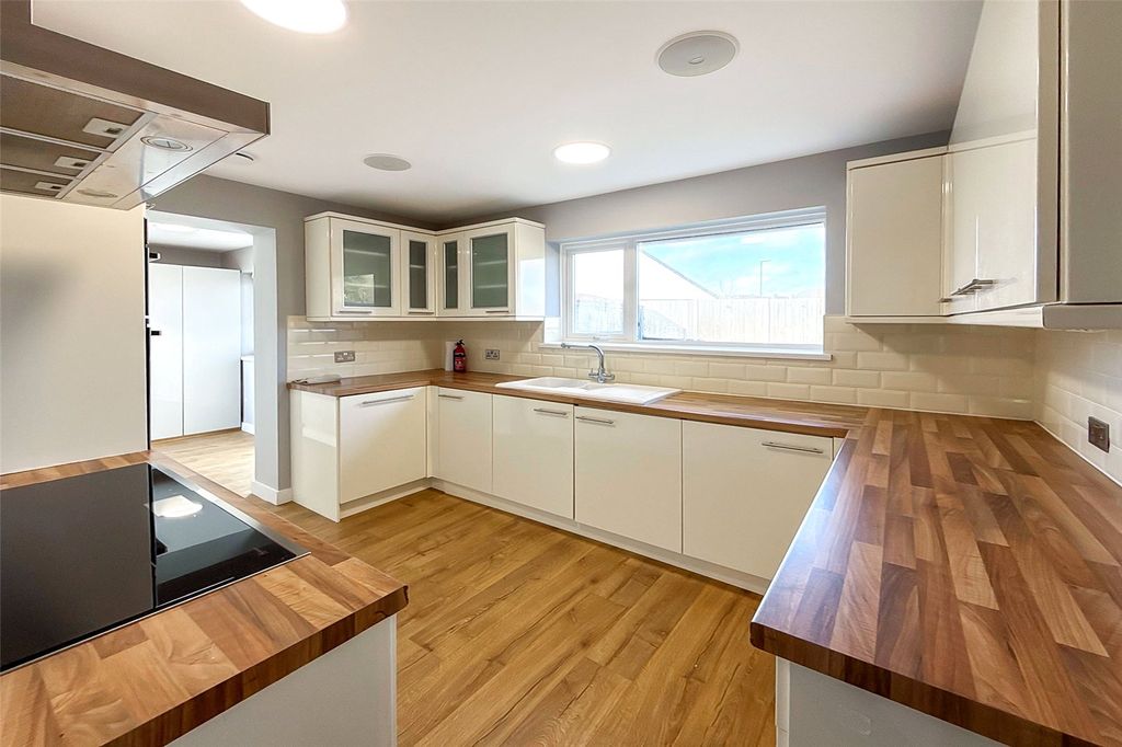 Property photo 2 of 14 Picture No. 13