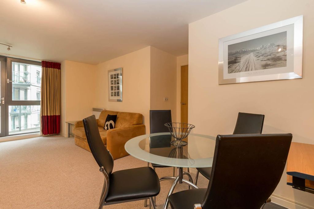 Property photo 3 of 10 Living Room