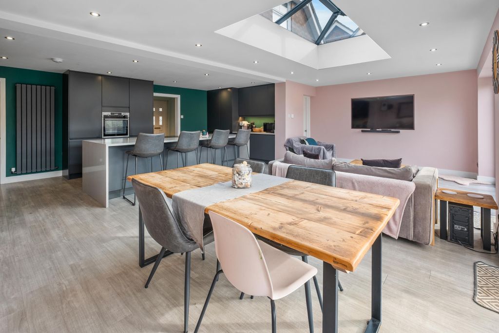 Property photo 3 of 24 Dscf0017