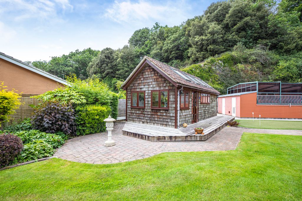 Property photo 3 of 18