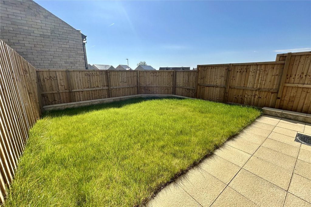 Property photo 3 of 16 Garden