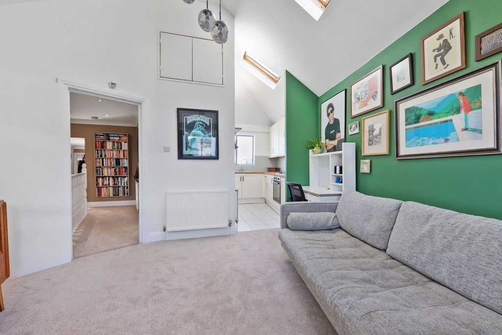Property photo 1 of 11 03-1F23Jhpropworld - 233B Dartmouth Road - 9 (1)-m