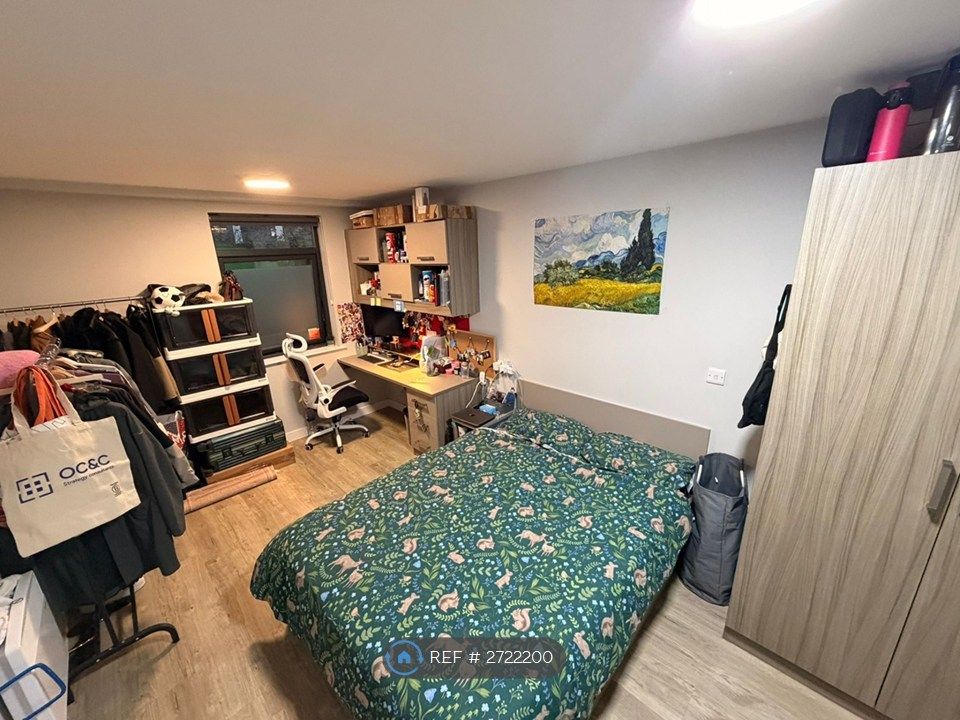 Property photo 1 of 8 Available Bedroom With Ensuite